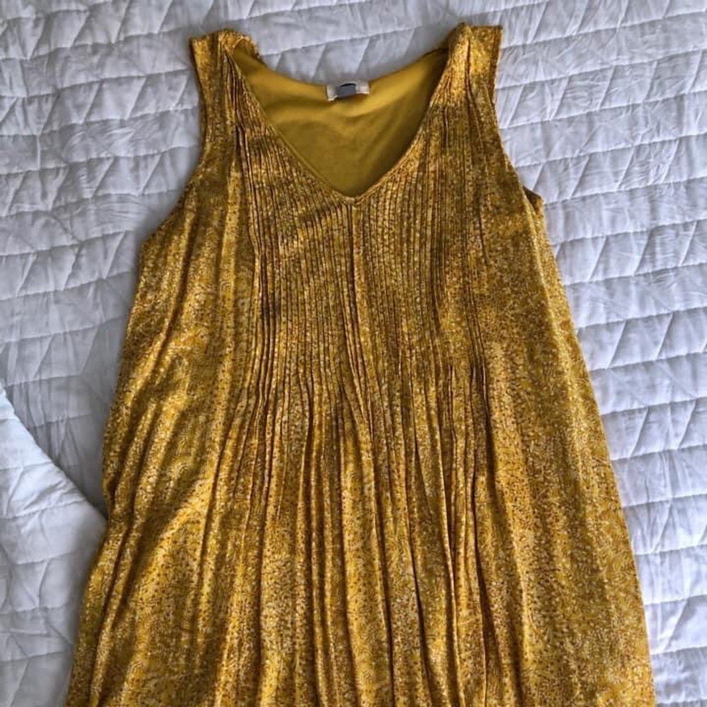 Old navy flowy floral dress size small